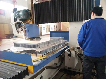 魯磁磨床吸盤，