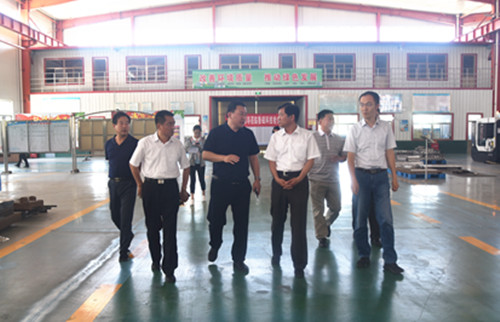 聊城工信局領(lǐng)導(dǎo)蒞臨山東魯磁參觀 聊城工信局領(lǐng)導(dǎo)蒞臨山東魯磁參觀