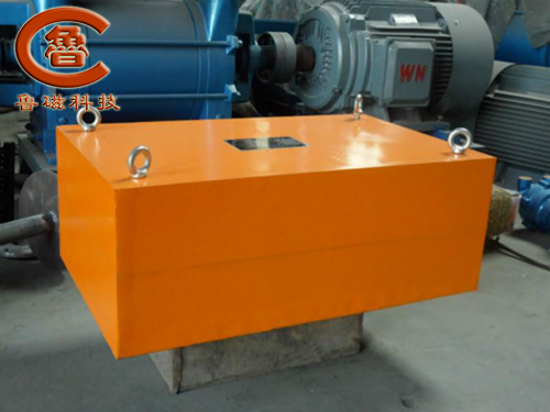 懸掛式永磁除鐵器廠家要選正規(guī)有實(shí)力的企業(yè)